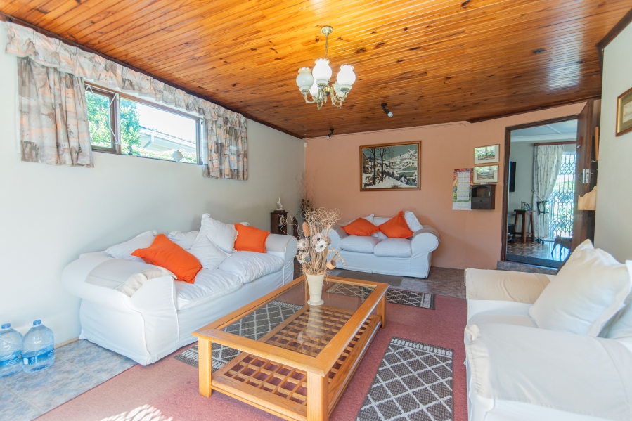 5 Bedroom Property for Sale in Framesby Eastern Cape